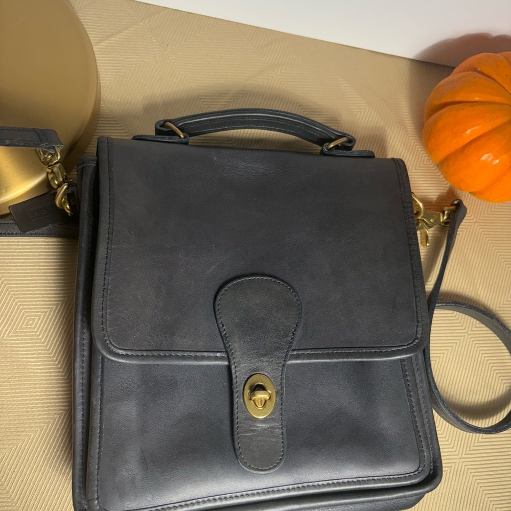 RARE! Vintage Coach Navy Leather Crossbody #0032-323
Made in the United States! - Picture 6 of 15